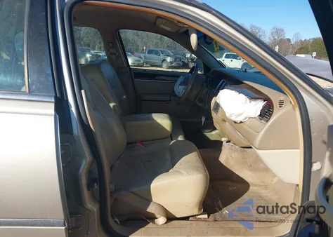 2011 Lincoln Town Car Signature Limited z USA, uszkodzony, nr VIN 2LNBL8CV3BX752040